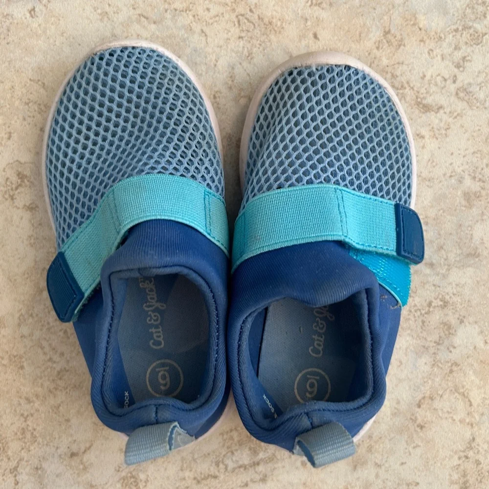 Cat & Jack Austen Toddler Water Shoes Beach Shoes, Navy Blue, Size 6T, 7T